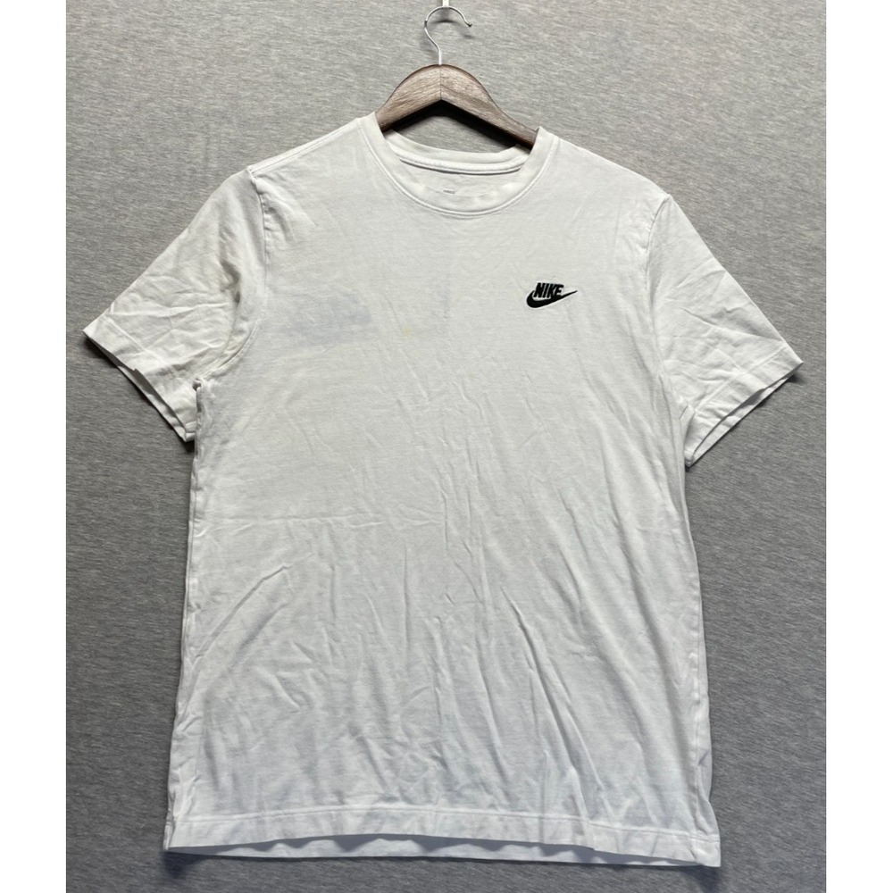 Nike Sportswear Club Tee Shirt Mens Medium White Embroidered Swoosh Logo Casual